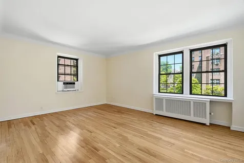 196 Garth Road Scarsdale NY 10583