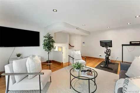 99 Donnybrook Road Scarsdale NY 10583