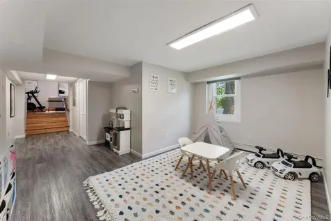 99 Donnybrook Road Scarsdale NY 10583