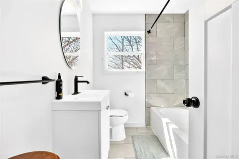 11 Colonel Glenn Drive Carmel NY 10512