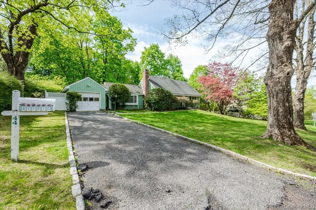 44 Emery Street Mount Kisco NY 10549