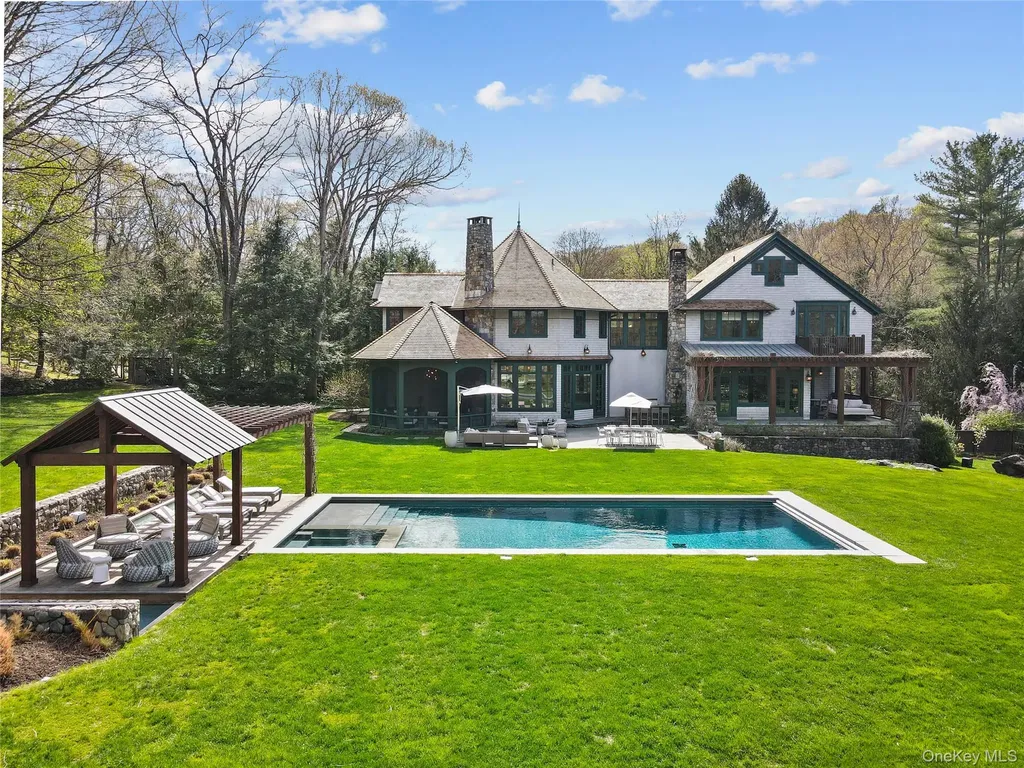 10 Upland Road N Bedford NY 10506
