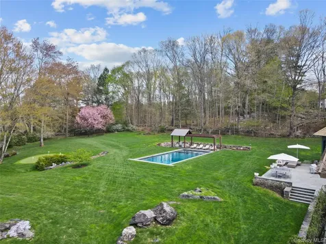 10 Upland Road N Bedford NY 10506
