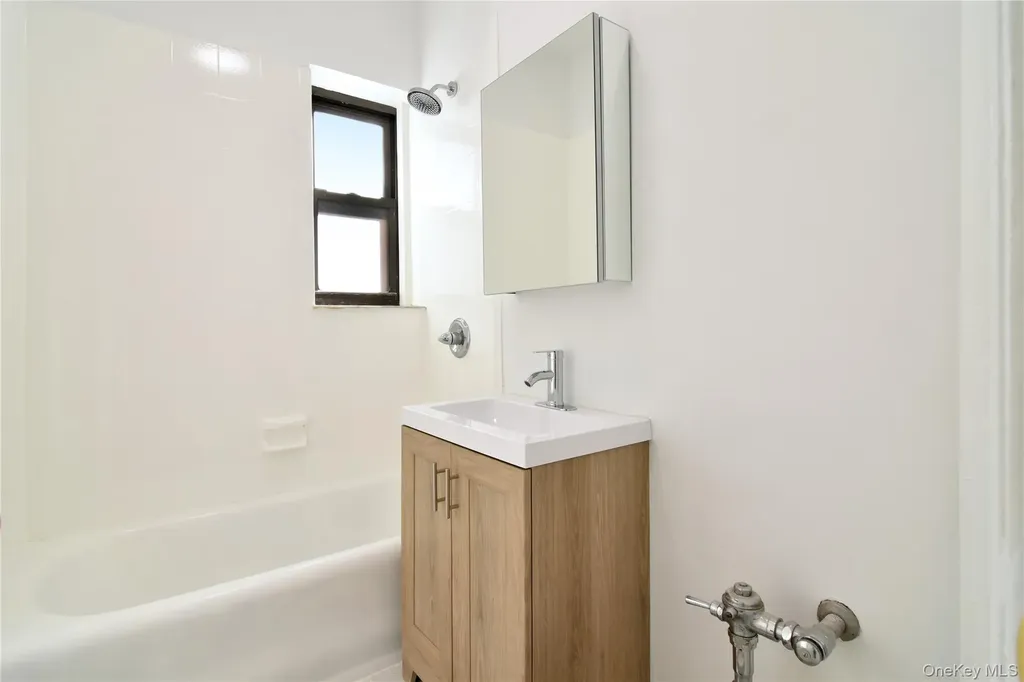 590 E 3rd Street Mount Vernon NY 10553