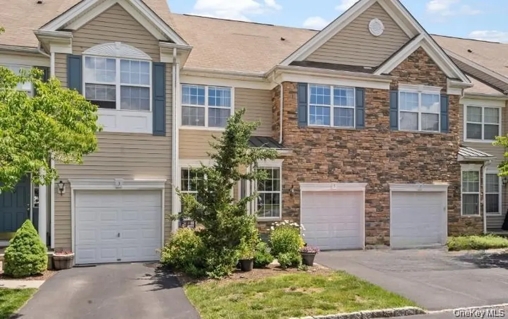 5 Case Court Monroe NY 10950