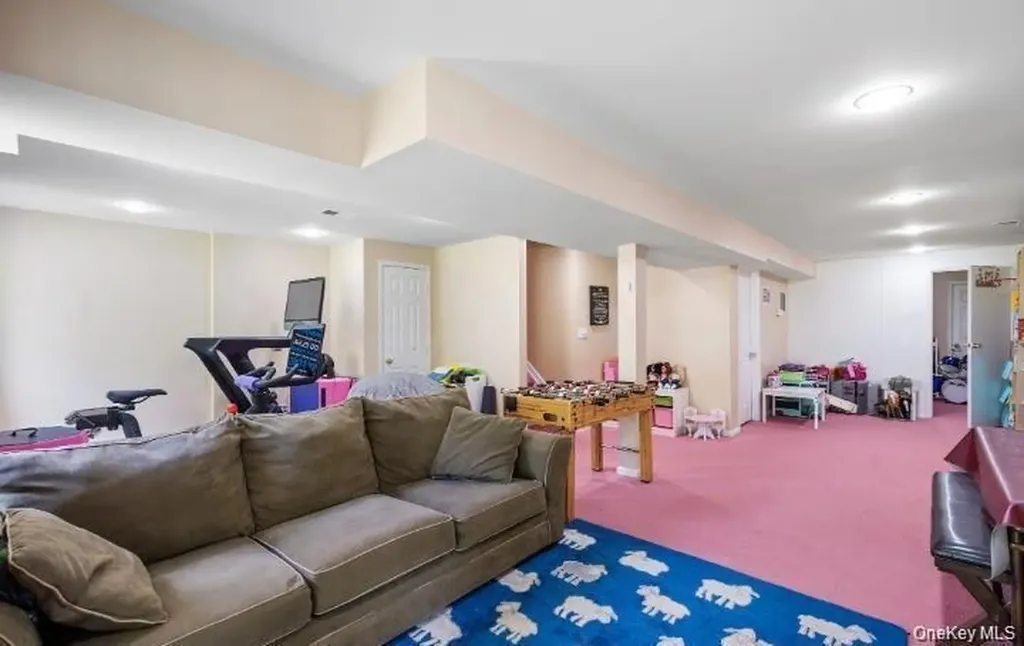5 Case Court Monroe NY 10950