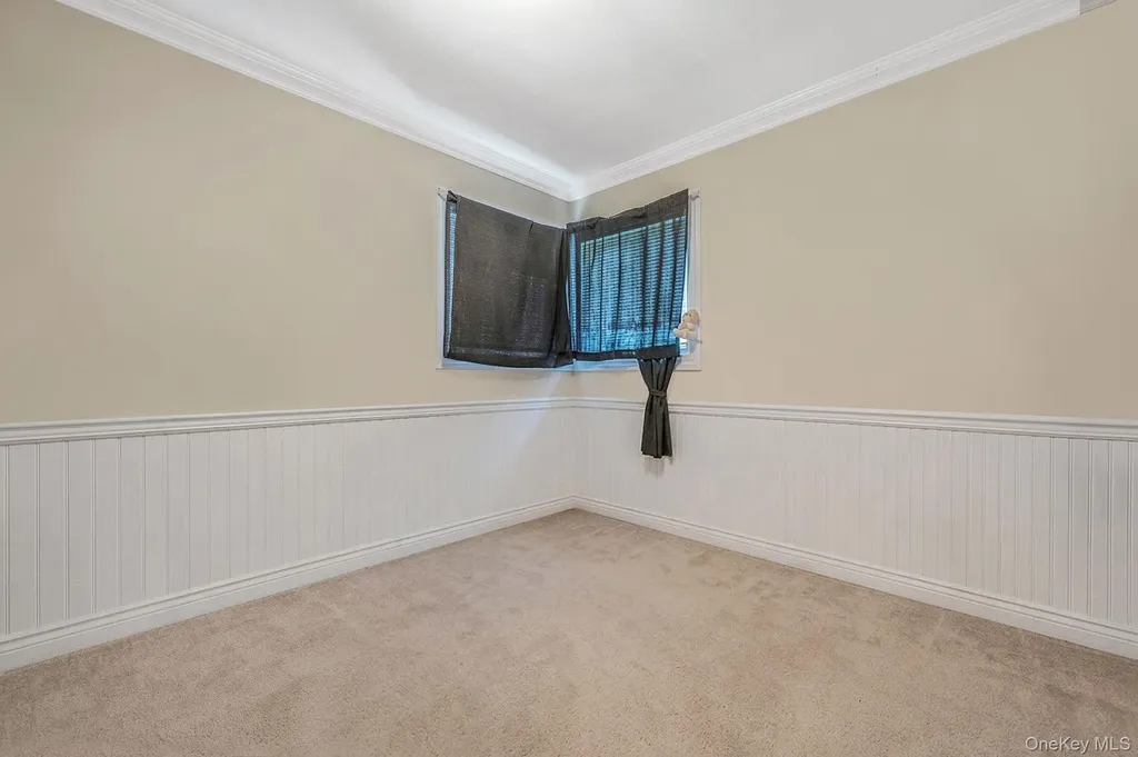 160 Hounslow Road Shirley NY 11967