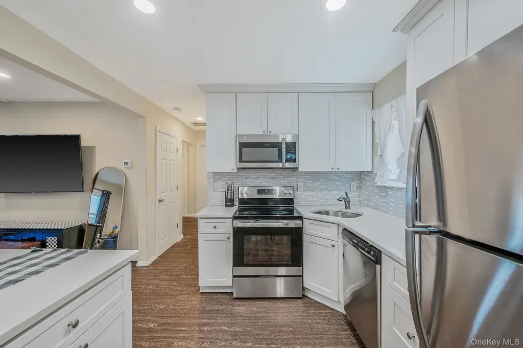160 Hounslow Road Shirley NY 11967
