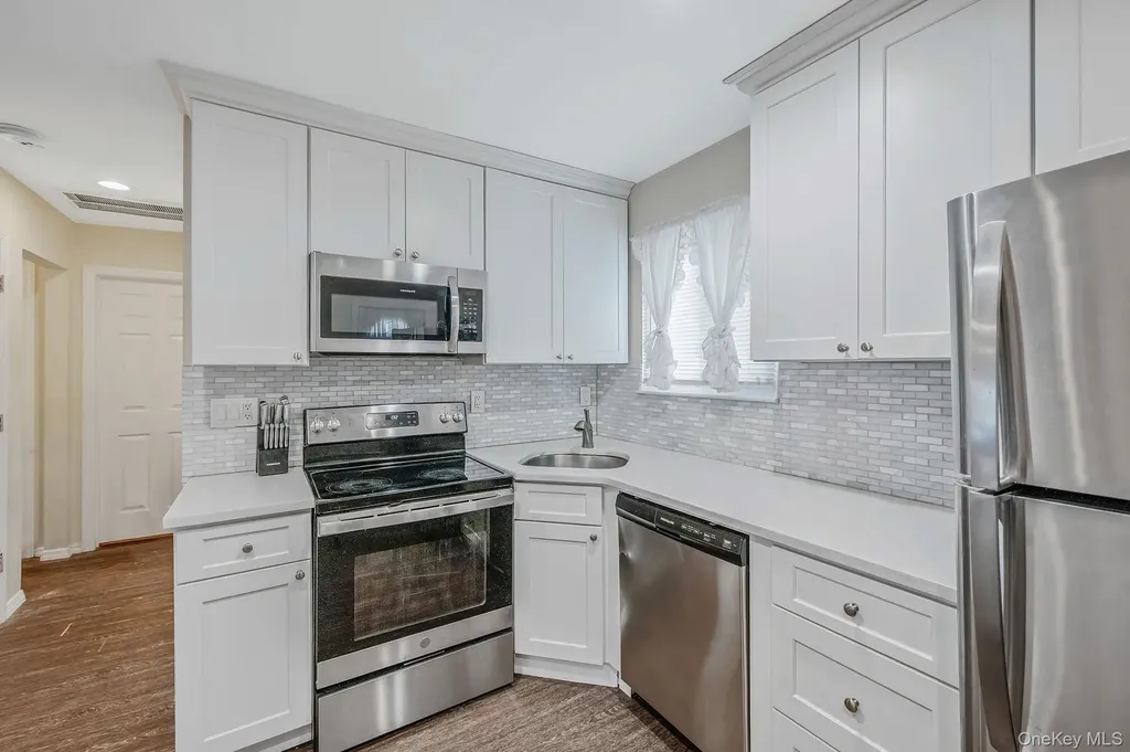 160 Hounslow Road Shirley NY 11967