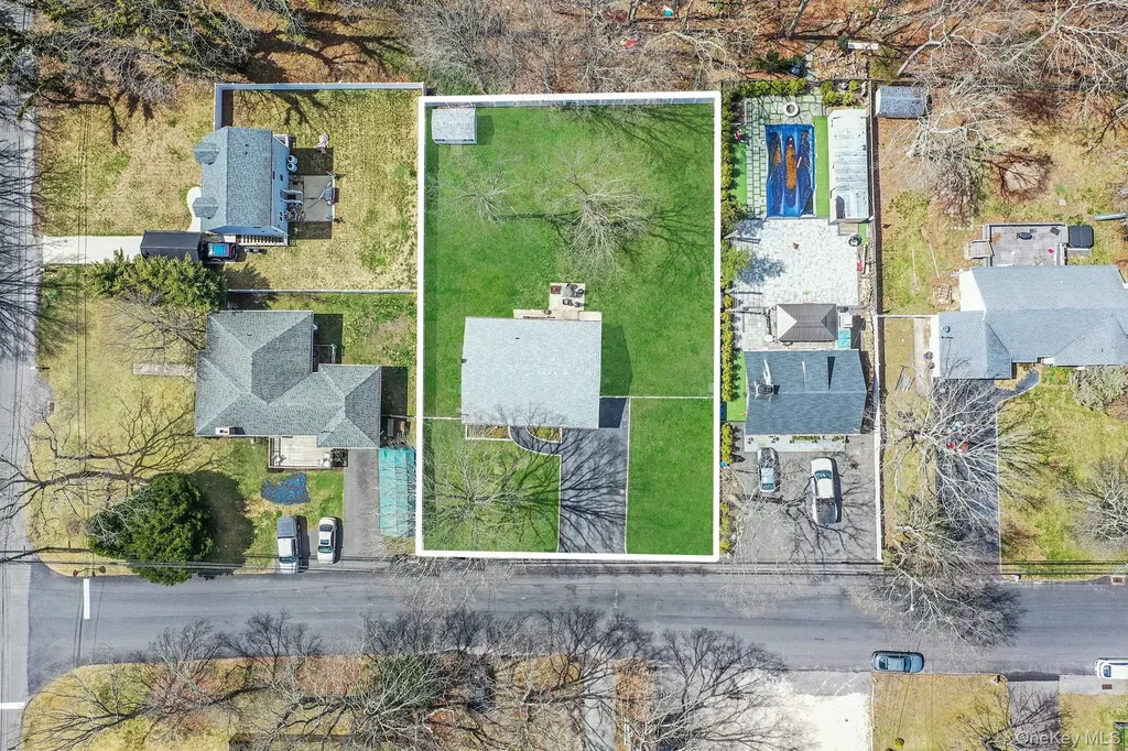 160 Hounslow Road Shirley NY 11967