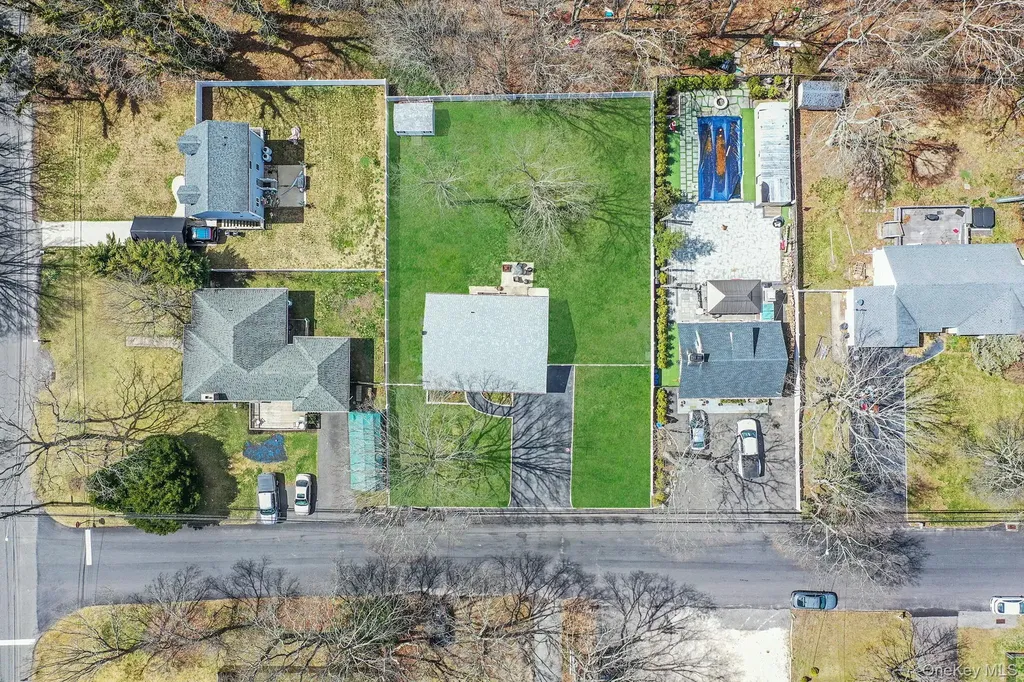 160 Hounslow Road Shirley NY 11967