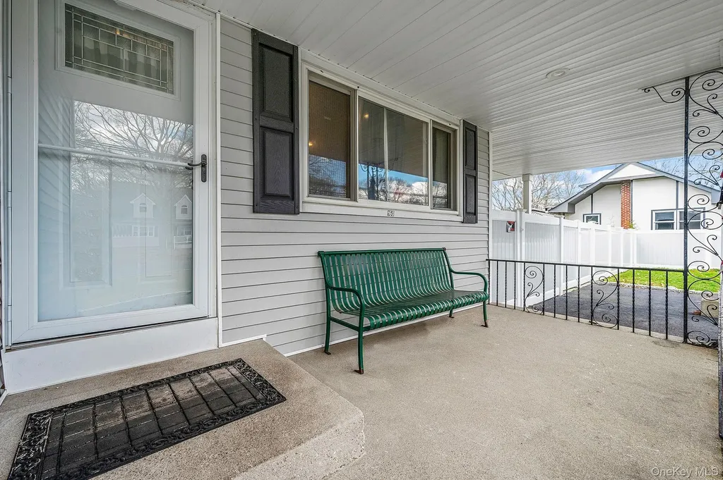 160 Hounslow Road Shirley NY 11967