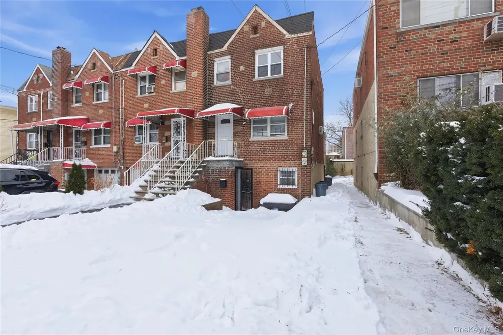 1042 E 233rd Street Bronx NY 10466
