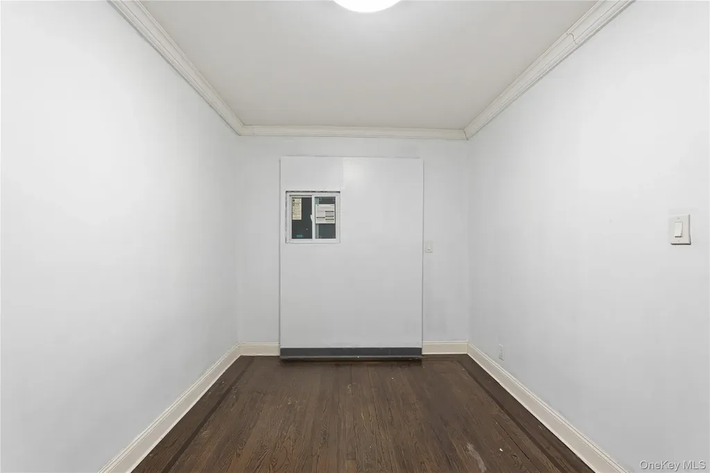 1042 E 233rd Street Bronx NY 10466