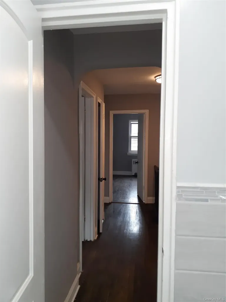 1042 E 233rd Street Bronx NY 10466