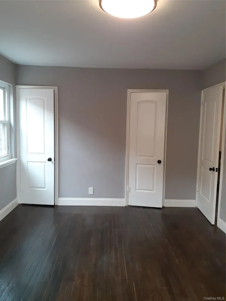 1042 E 233rd Street Bronx NY 10466