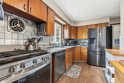 198A Locust Avenue Cortlandt Manor NY 10567