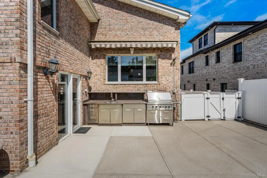 141-60 11th Avenue Malba NY 11357