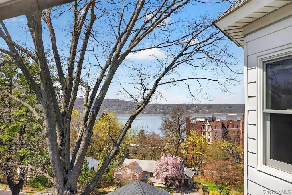 38 Oliphant Avenue Dobbs Ferry NY 10522