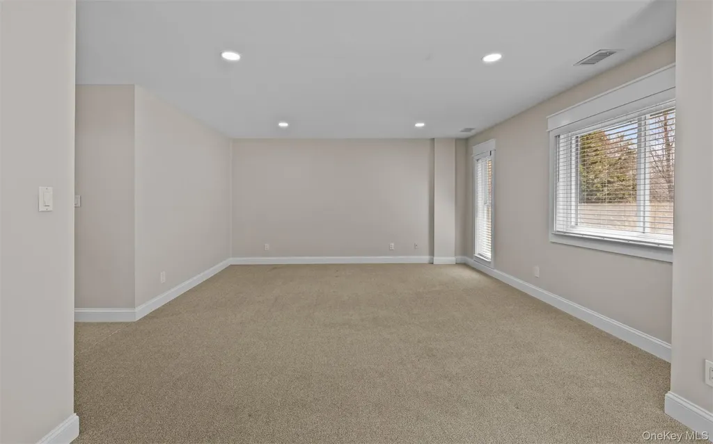 163 Boathouse Lane Bay Shore NY 11706