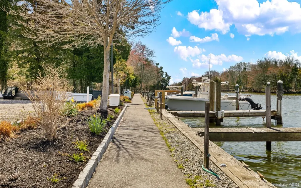 163 Boathouse Lane Bay Shore NY 11706