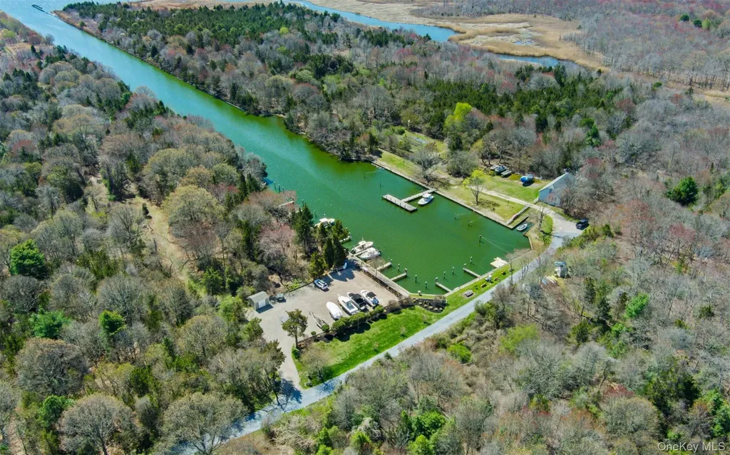 163 Boathouse Lane Bay Shore NY 11706