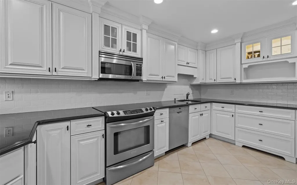 163 Boathouse Lane Bay Shore NY 11706