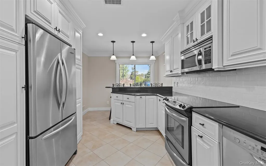 163 Boathouse Lane Bay Shore NY 11706