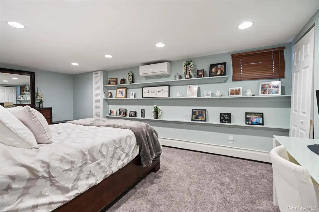 12 Kingswood Circle Old Bethpage NY 11804