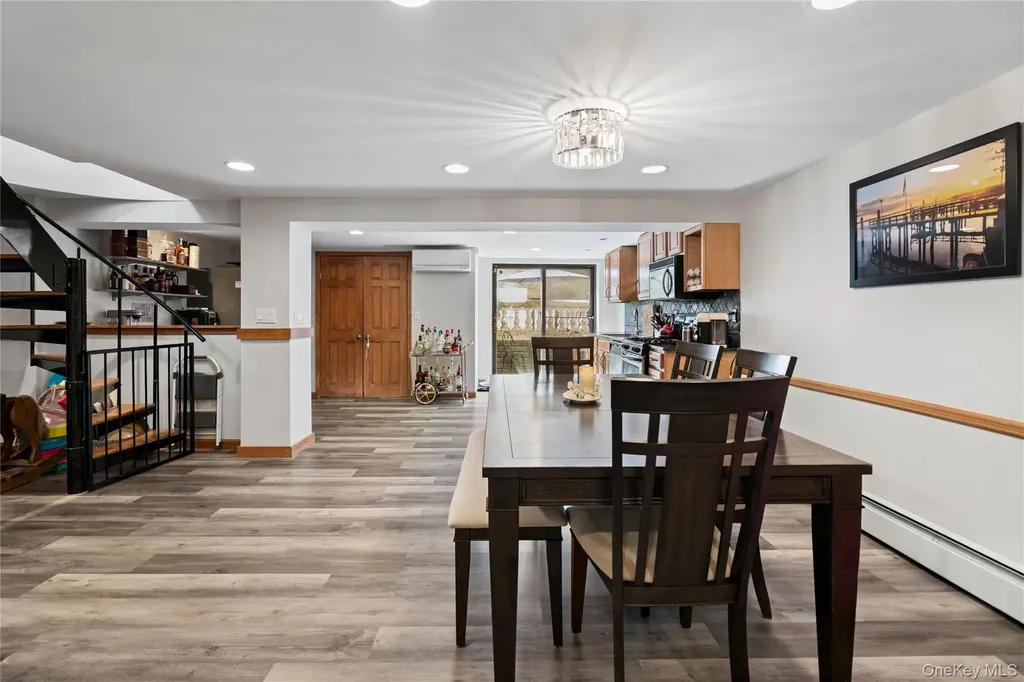 12 Kingswood Circle Old Bethpage NY 11804