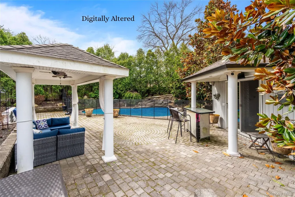 12 Kingswood Circle Old Bethpage NY 11804