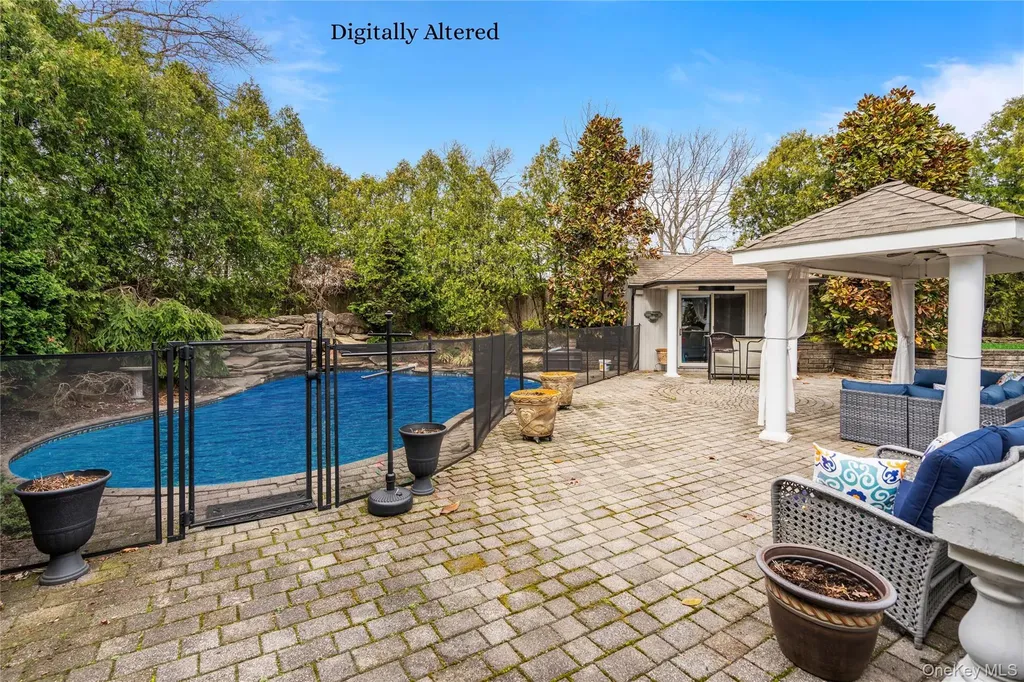 12 Kingswood Circle Old Bethpage NY 11804