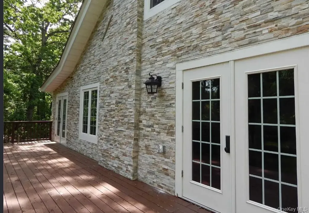 9 Tower Hill Road Shoreham NY 11786