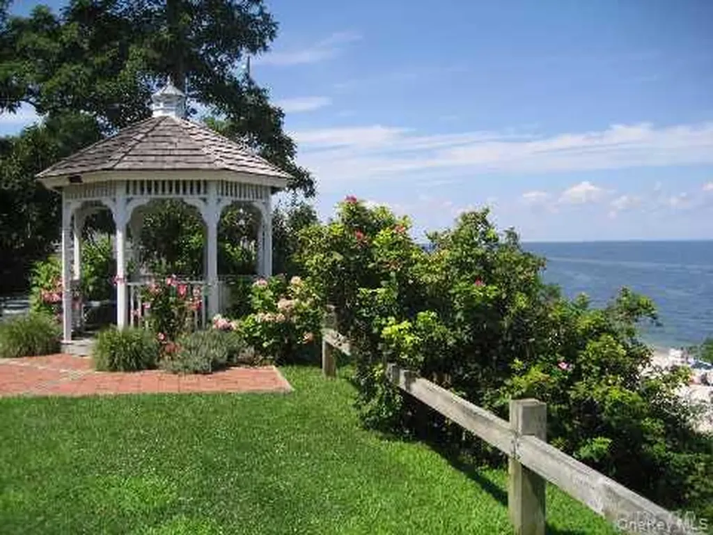 9 Tower Hill Road Shoreham NY 11786