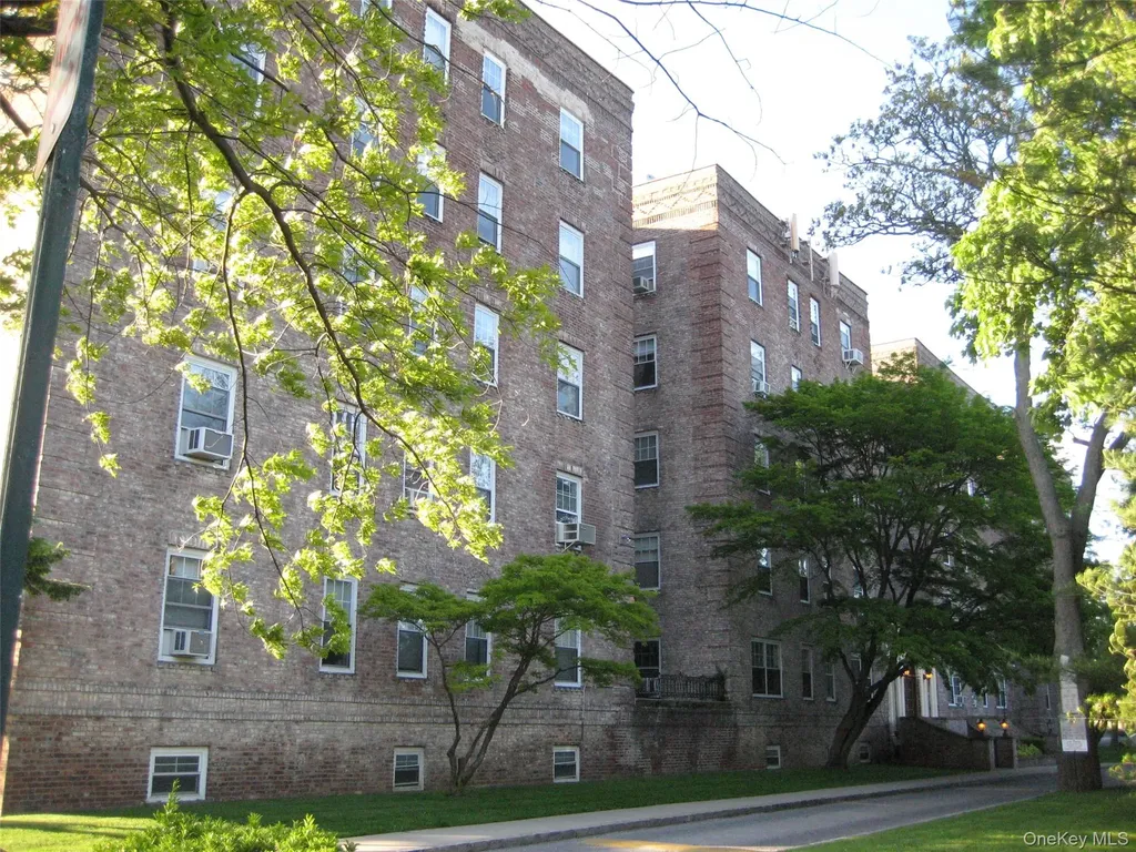 623 Central Avenue Cedarhurst NY 11516