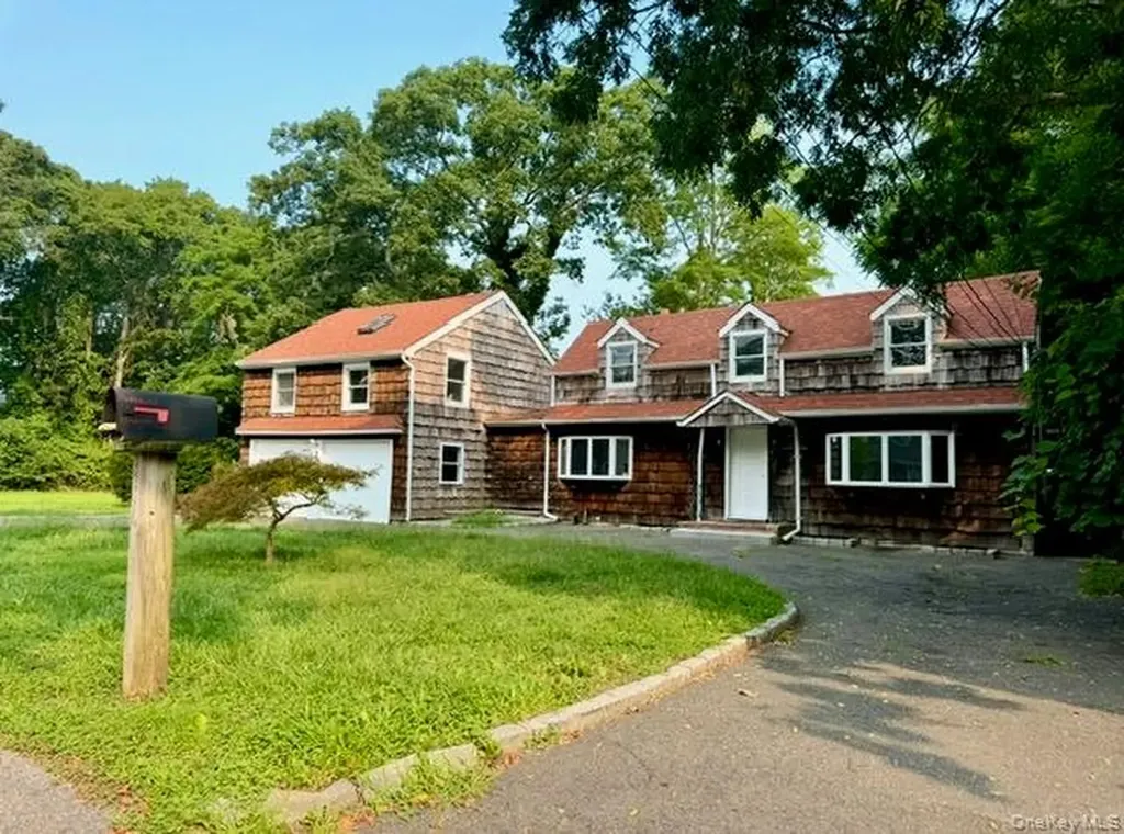 1 Linden Place Mastic Beach NY 11951