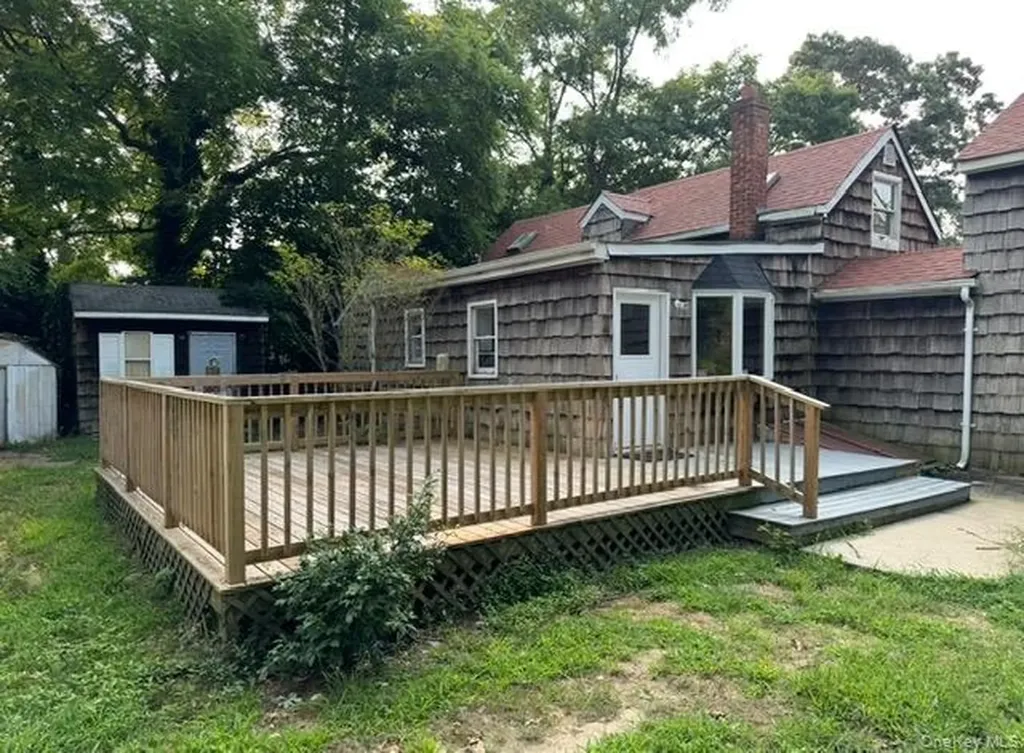 1 Linden Place Mastic Beach NY 11951