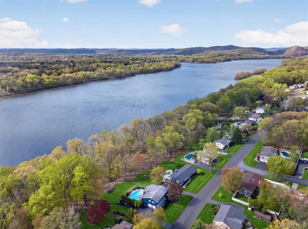 132 Waters Edge Congers NY 10920