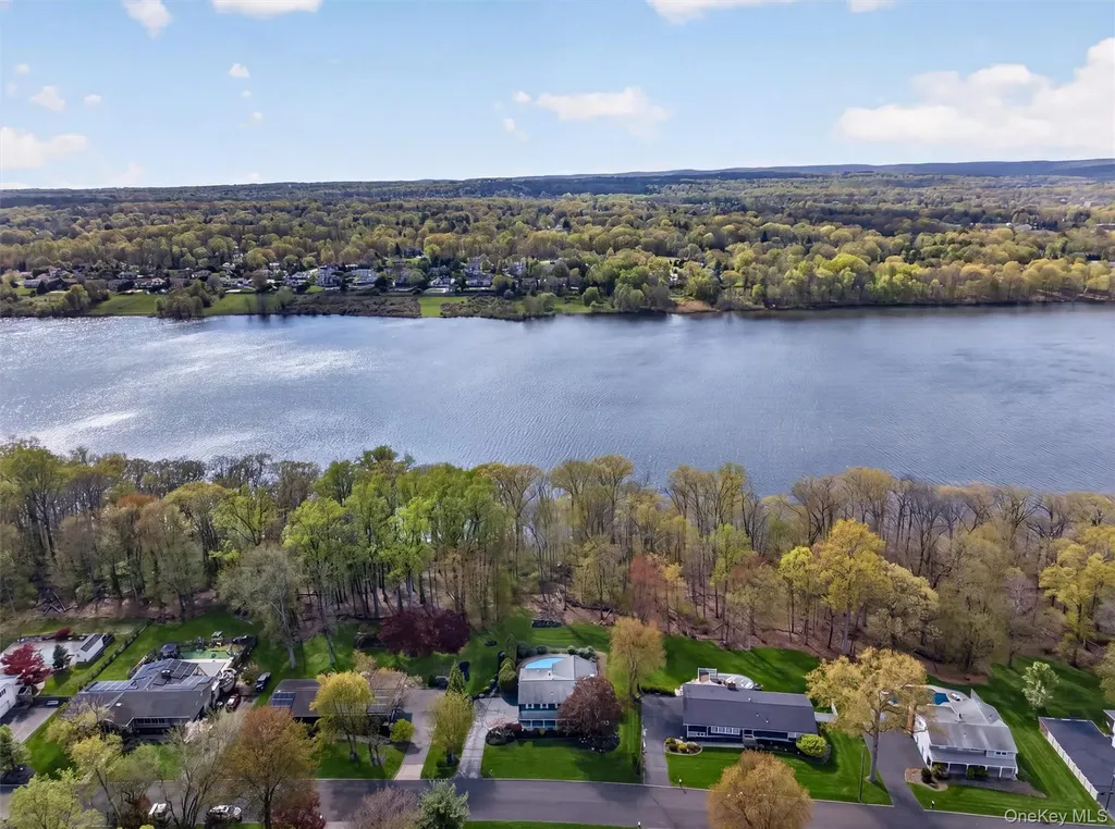 132 Waters Edge Congers NY 10920