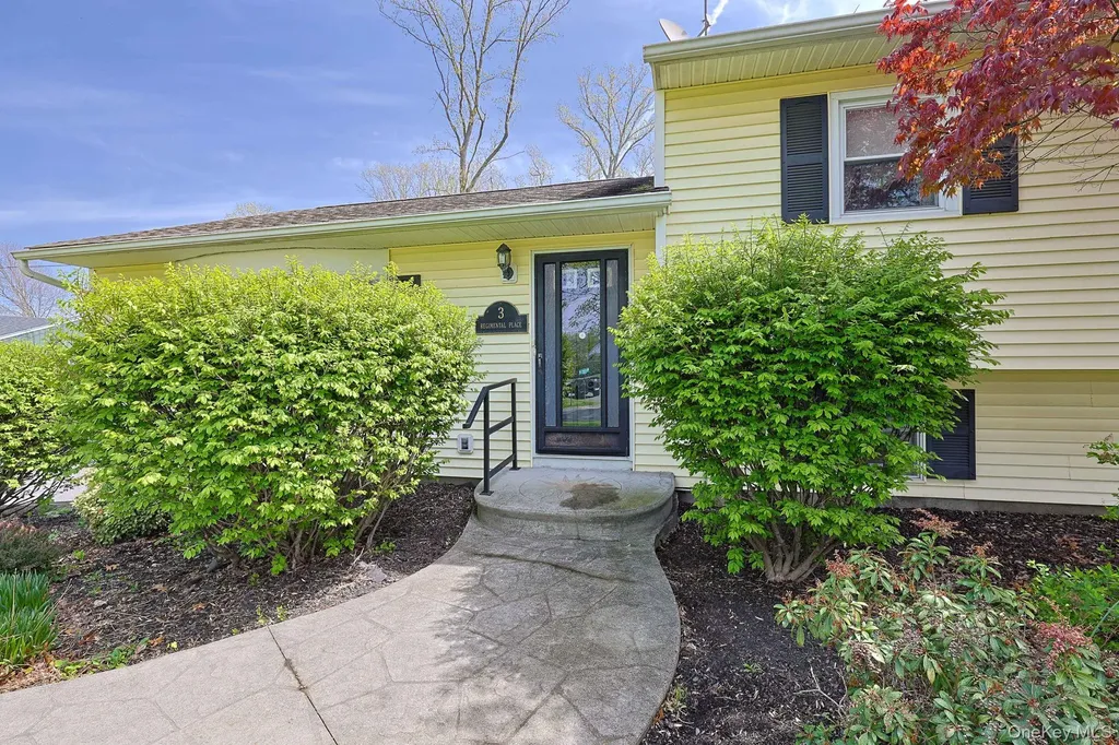 3 Regimental Place New Windsor NY 12553