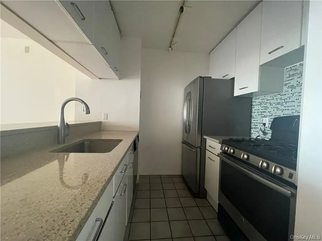 4 Martine Avenue White Plains NY 10606