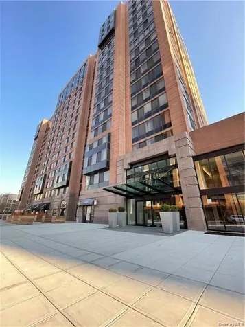 4 Martine Avenue White Plains NY 10606