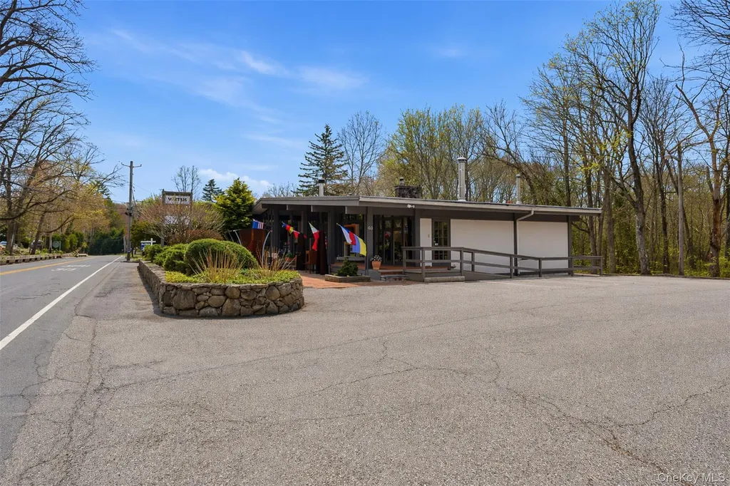 40 Westchester Avenue Pound Ridge NY 10576