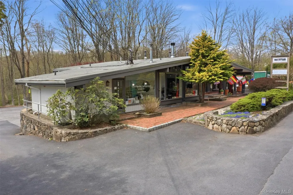 40 Westchester Avenue Pound Ridge NY 10576