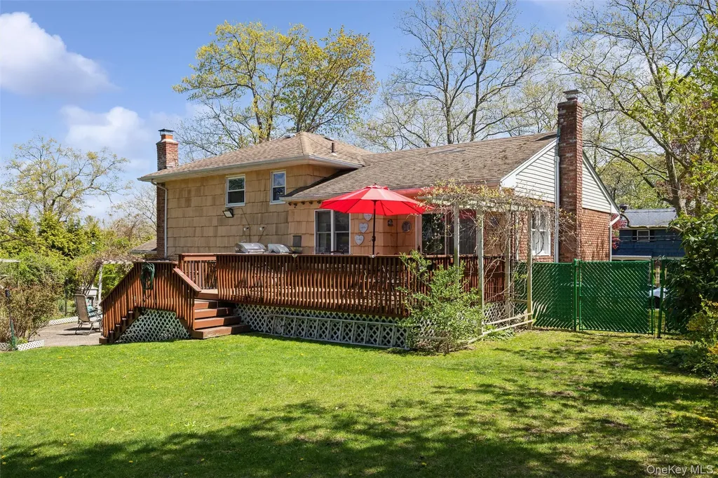 5 Highpoint Drive Huntington NY 11743