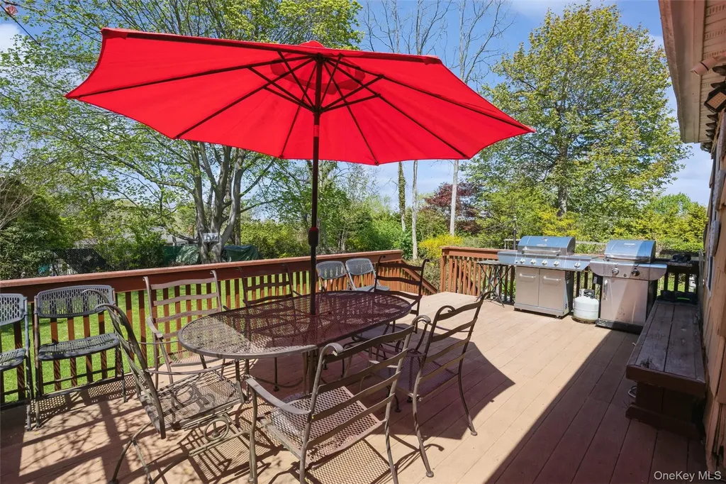 5 Highpoint Drive Huntington NY 11743