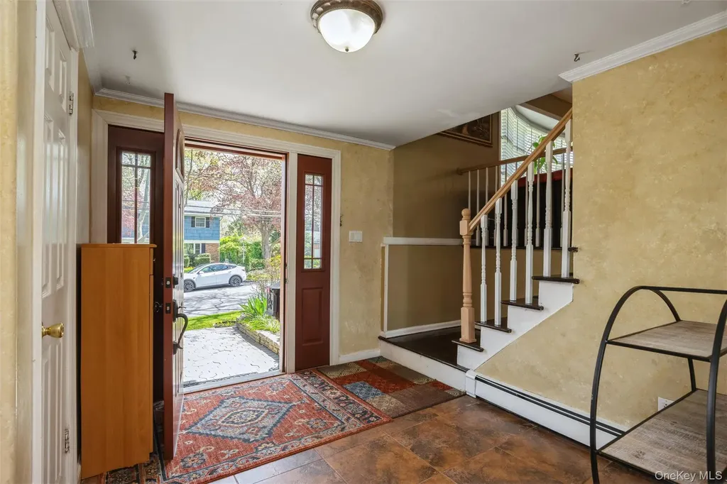 5 Highpoint Drive Huntington NY 11743