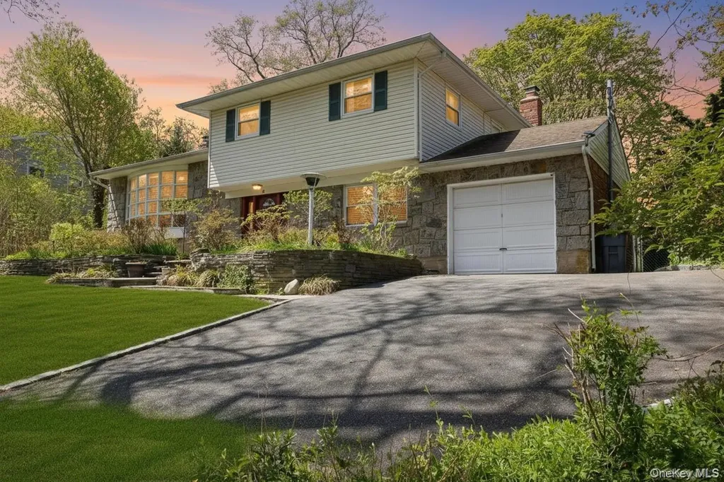 5 Highpoint Drive Huntington NY 11743