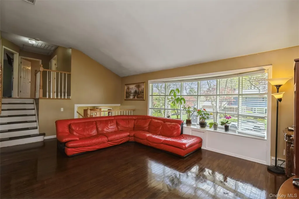 5 Highpoint Drive Huntington NY 11743