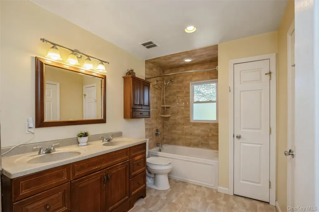 5 Highpoint Drive Huntington NY 11743